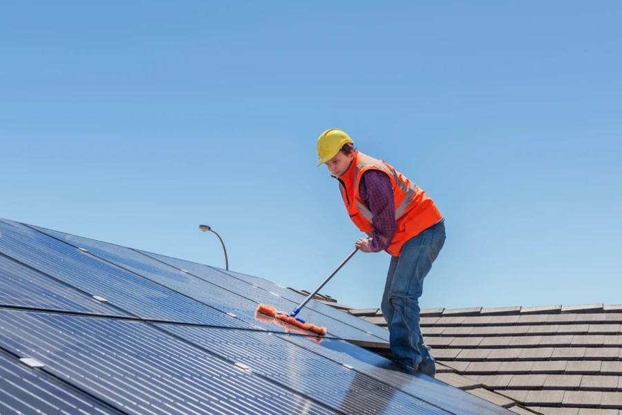 Common Signs Your Solar Panels Need Professional Cleaning Torrance, CA